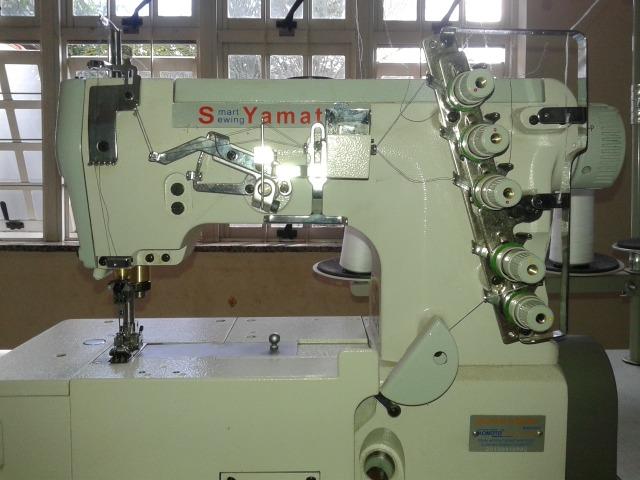 Máquina de Costura Galoneira Yamata - Foto 3