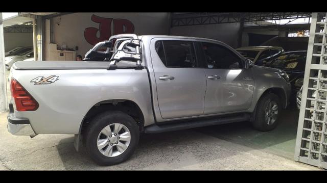 HILUX SRV 4x4 TOP DIESEL ANO 2017 ÚNICO DONO - Foto 4