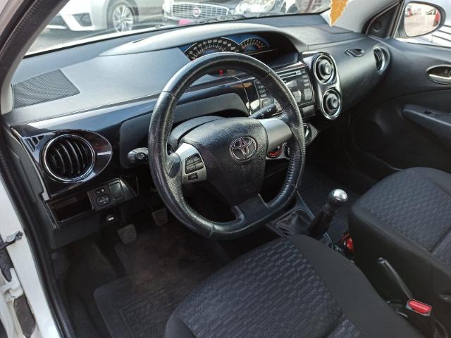 Toyota Etios Hatch Etios XLS platinum 1.5 (Flex) 2014 - Foto 13