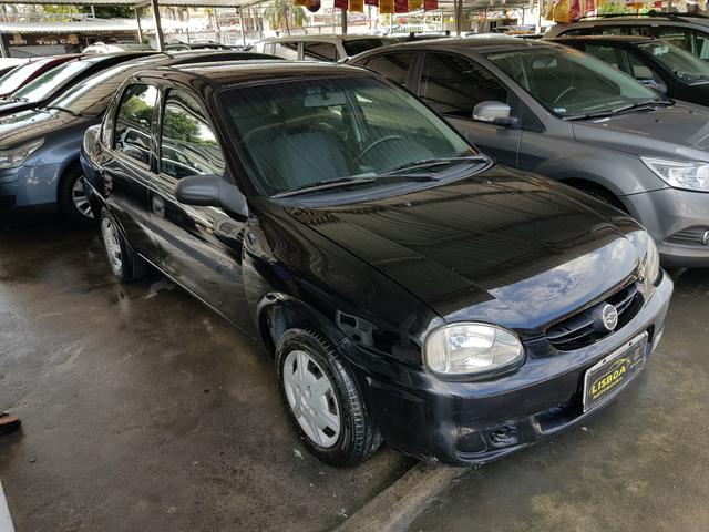 GM - Chevrolet Classic ano 2006 com Kit gas legalizado ate 2021 - Foto 2
