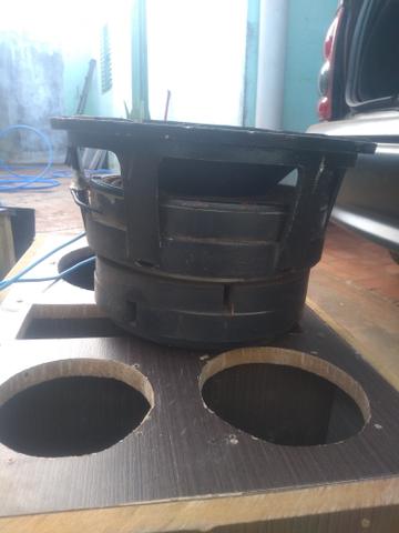 Vendo caixa com auto falante Katrina 12 polegadas 2700.rms reais - Foto 2