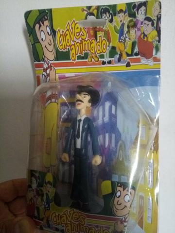 Boneco professor Girafales