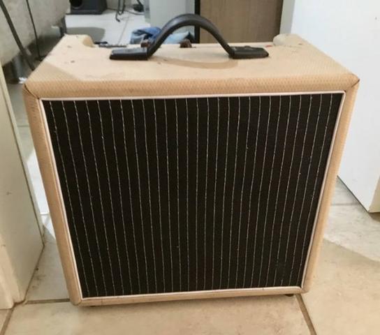 Clone Fender Champ 5F1 1956 valvulado