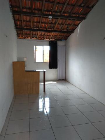 Aluga-se Kitnet / Casa (Messejana) - Água Inclusa