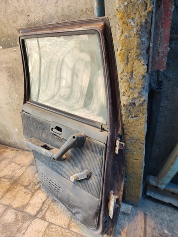 Porta traseira esquerda de Fiat Uno 4 portas, completa pequeno podre para lanternar - Foto 3