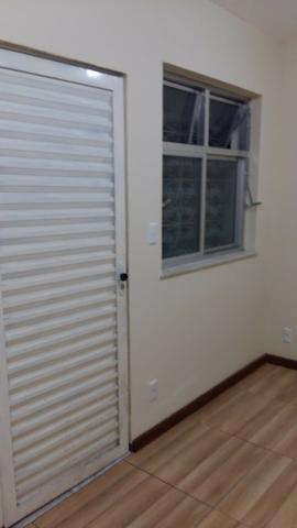 Alugo casa reformada no Engenho Novo, sala, 03(três) quartos e dependências - Foto 11