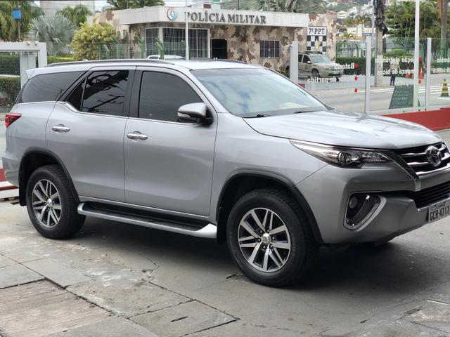 VENDO TOYOTA HILUX SW4 SRX 2016, diesel 7 lugares!!