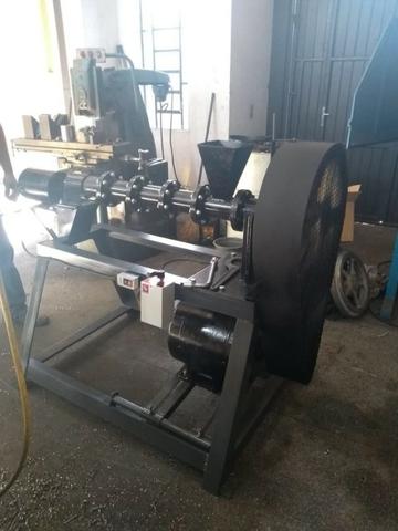 Extrusoras para Ração a partir de 50KG H (Boia) Completa dosador/misturador