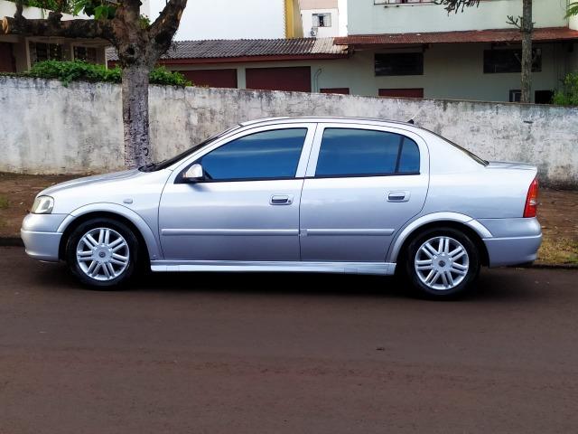 Astra GL Millenium 2001