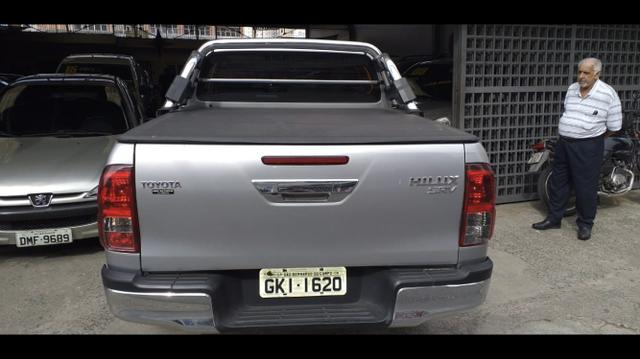 HILUX SRV 4x4 TOP DIESEL ANO 2017 ÚNICO DONO - Foto 3