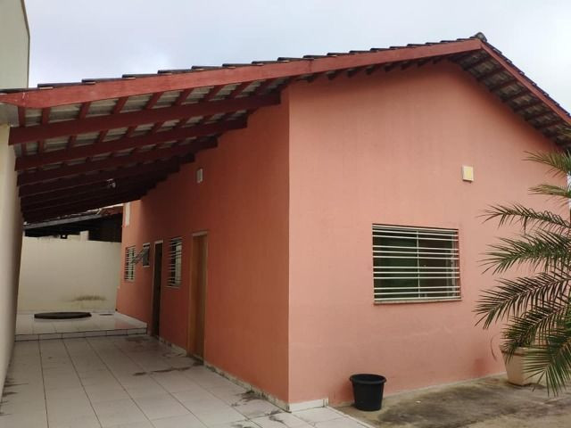 Casa de esquina lote grande alto paraiso , pega financiamento