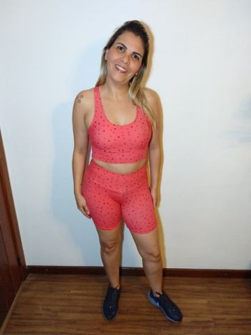 Conjunto de Ginástica-Saia short e Top-Short e top
