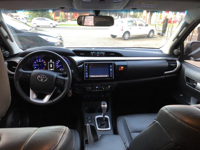 TOYOTA HILUX 4x4 IMPECÁVEL