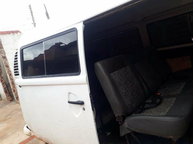 Vendo combi conservada em dias valor 25.000mil telefone wat *92 ou *36 - Foto 5