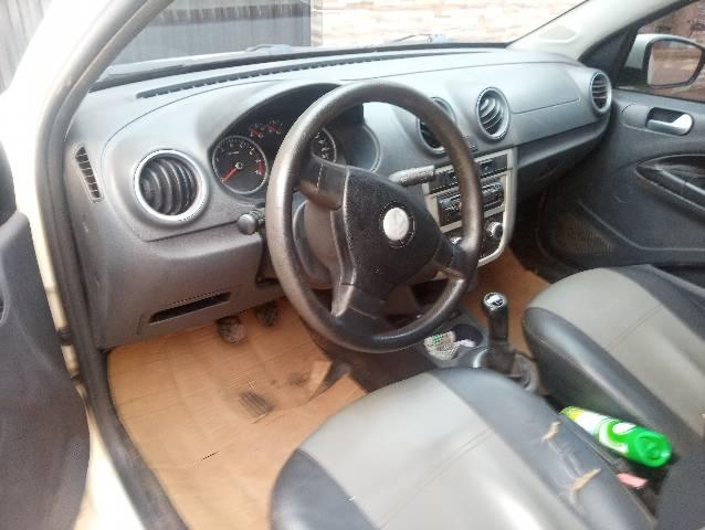 Vende carro Voyage - Foto 7