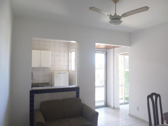 Ondina - Apartamento de quarto e sala com varanda de frente para a Avenida - Foto 9