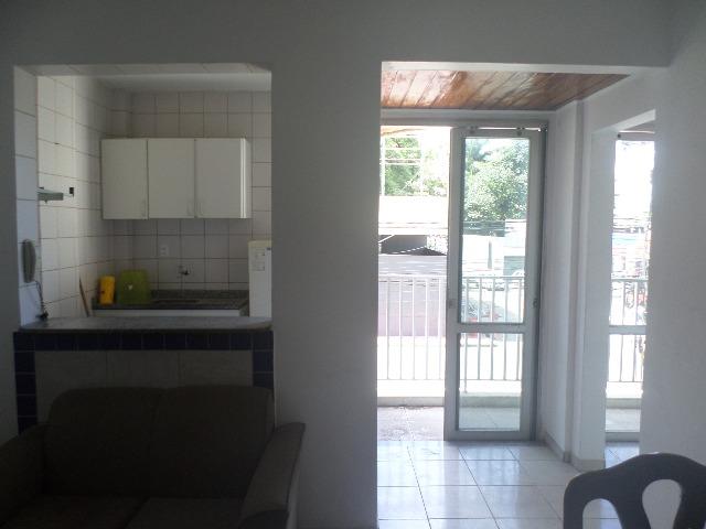 Ondina - Apartamento de quarto e sala com varanda de frente para a Avenida - Foto 7