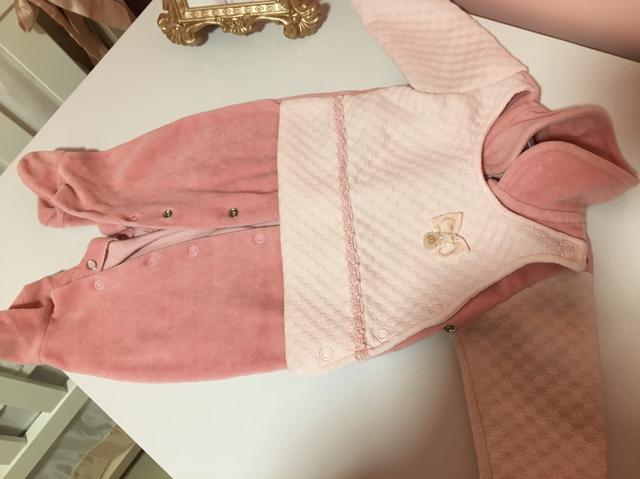 Lote banheira e roupa para bebê - Foto 4