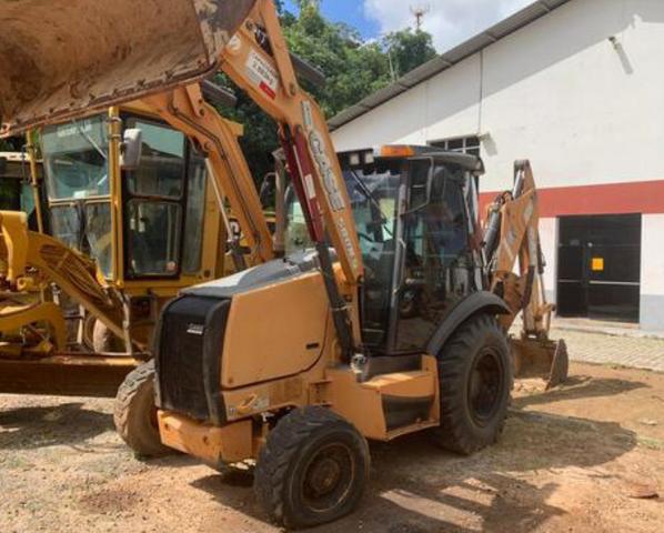 Máquina case 4x4 TRAÇADA