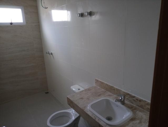 Casa nova 3 quartos sendo 1 suíte, porcelanato, prox a avenida t-63, financia - Foto 9