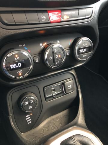 JEEP RENEGADE LONGITUDE 2.0 DIESEL 4x4 - Foto 13