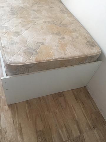 Vendo cama com colchão - Foto 3