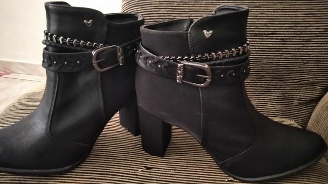 Vendo bota tamanho 37 - Foto 2