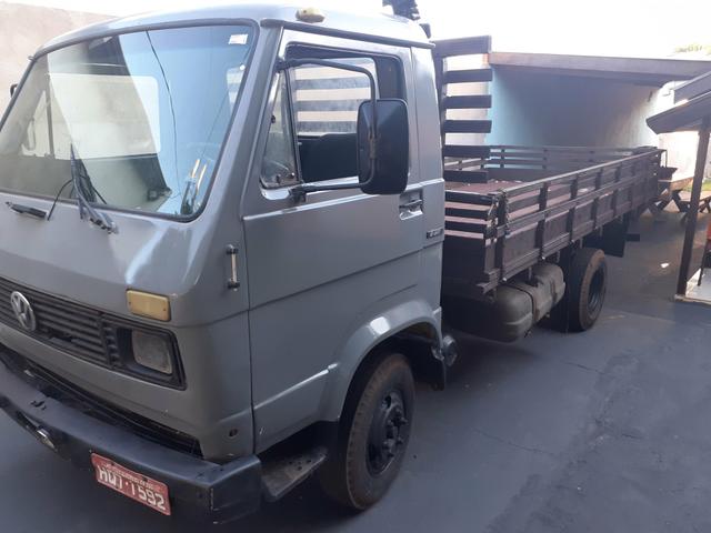 Caminhão vw 6.90 motor mwm 229