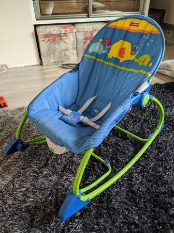 Cadeirinha de balanço que vibra
