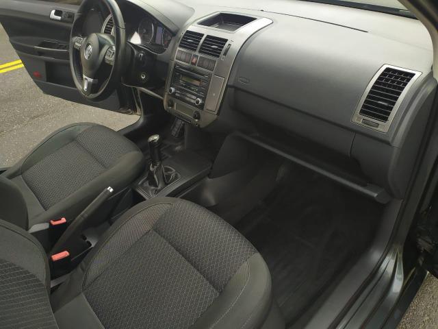 Volkswagen Polo Sedan 1.6 Comfortline 2013 - Foto 7
