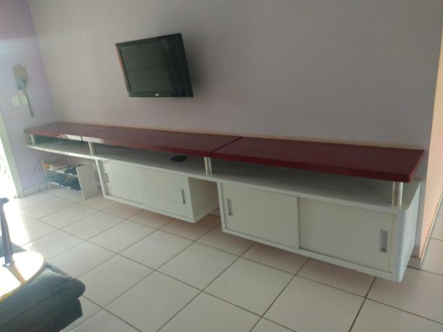 Balcão/armário em MDF e fórmica, medindo 4.30 mts de comprimento e 65cm de altura - Foto 4