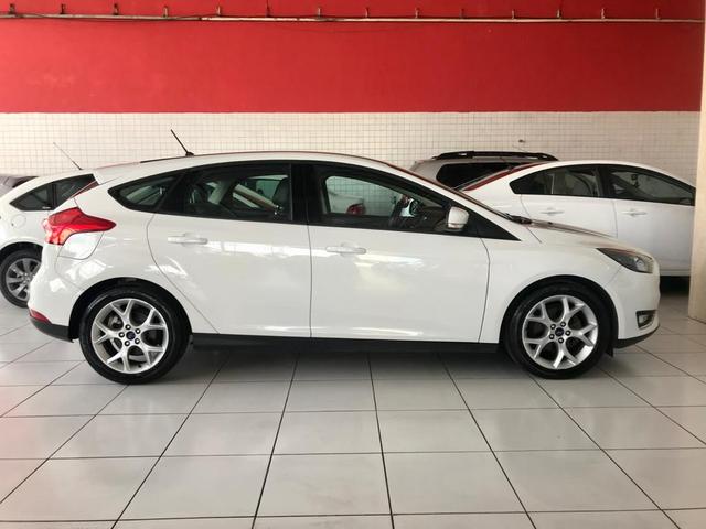 Focus Hatch 2.0 SE Plus 2018 Branco Garantia de Fábrica - Foto 5