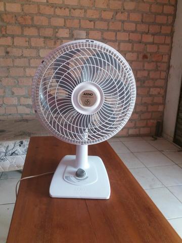 Vendo VENTILADOR ARNO PEQUENO 30cm valor $$ 110. Ligações e watts 98102"3247