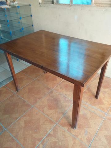 Vendo 4 mesas usada med 1,20 c 0,80 l 0,80 a ( 100,00 CADA ) entrego