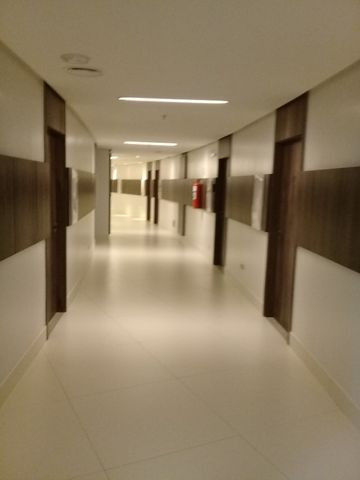 Cristal Tower Office>Sala 33m2>Climatizada-Mobiliada-Lavabo-Copa-Elevador - Foto 4