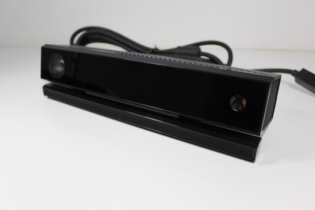 Xbox One 500 Gb + GTA V + Battlefield 4 + Bateria + Adaptador p/ headset - Foto 4