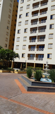 Alugo apartamento
