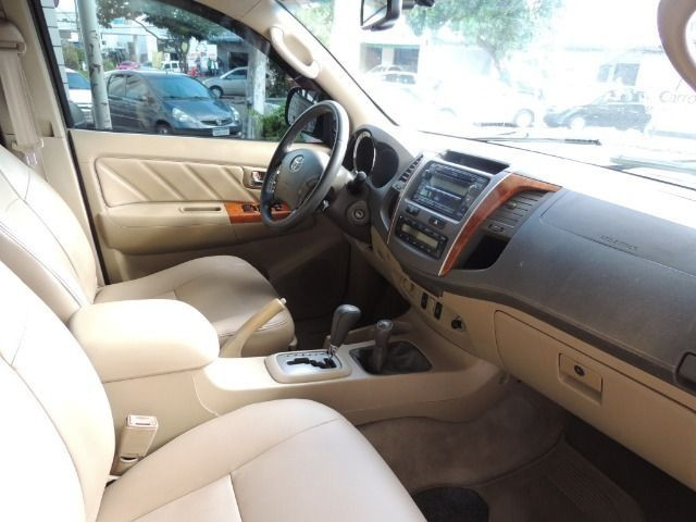 Toyota Hilux SW4 3.0 SRV 7 Lugares Diesel 4x4 2011/2011 - Foto 4