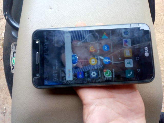 Vendo celular k10 powe2 esta novinho com película e carregador fone - Foto 2