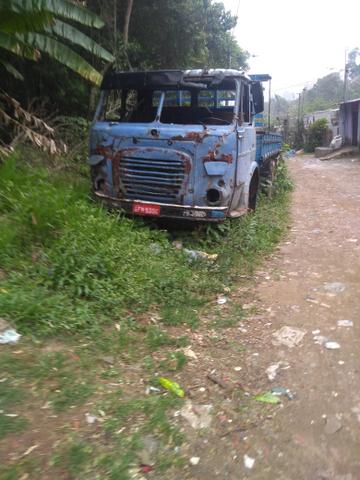 Um caminhão FMN