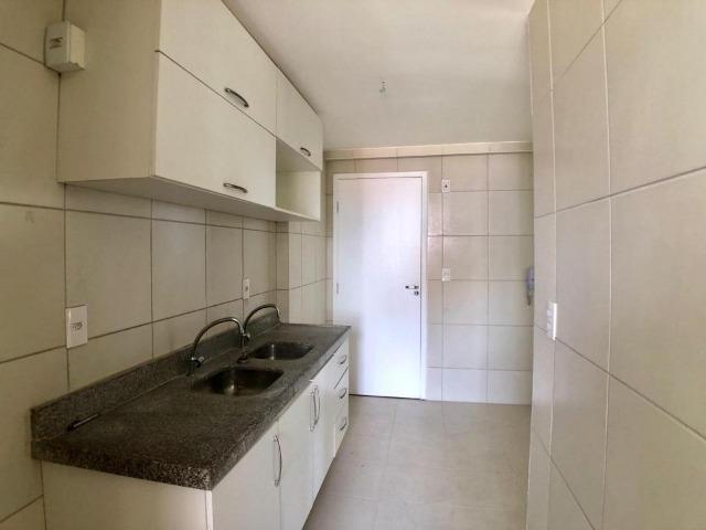 AP0645 Apartamento com 3 suítes e 3 vagas no Ed. Padre Joaquim Dourado - Foto 11
