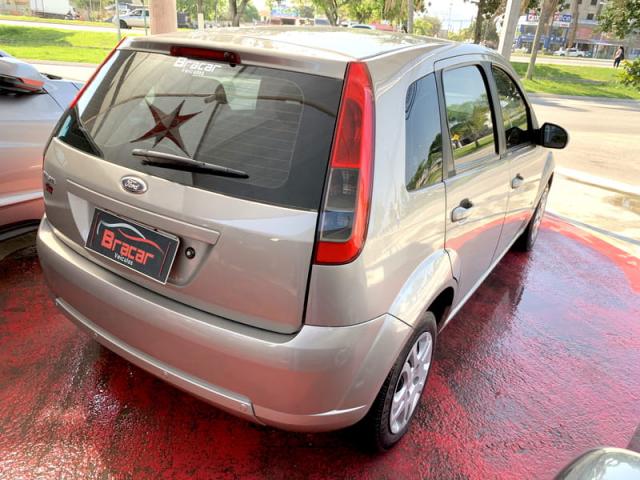FORD FIESTA 1.0 ROCAM SE 8V FLEX 4P MANUAL - Foto 4