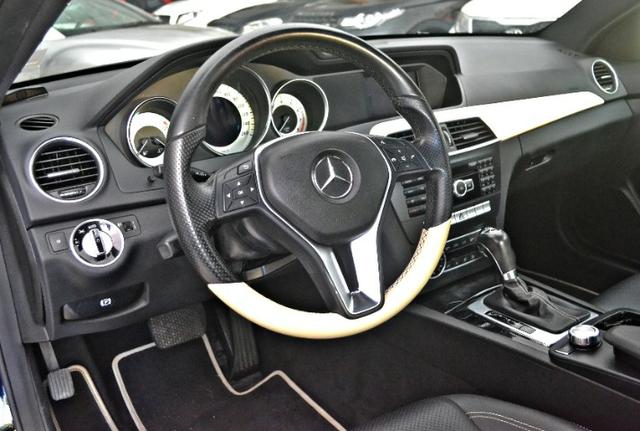 Mercedes Benz C180 1.6 CGI Coupe. Preta 2012/12 - Foto 7