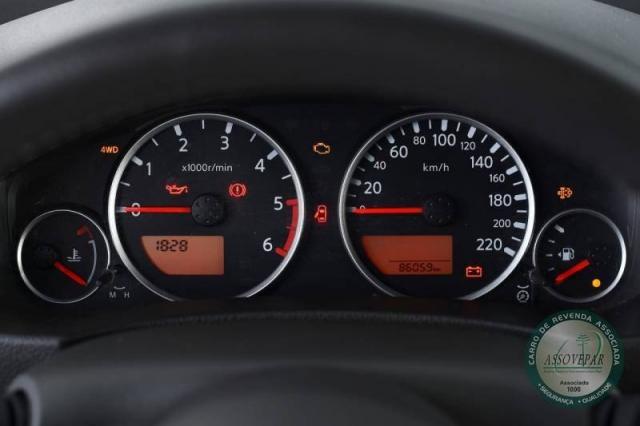 NISSAN FRONTIER SV ATTACK CD 2.5 4X4 DIESEL MEC./2015 - Foto 6