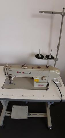 Máquina De Costura Reta Industrial Completa / Com Mesa - Foto 2