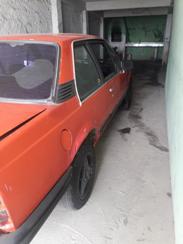 Vendo monza 1.8 a álcool.