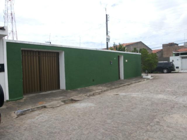 Casa no José da Silva Peixoto, 03 quartos sendo um suíte, 180m2