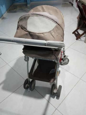 Vendo carrinho de bebê Galzerano - Foto 4
