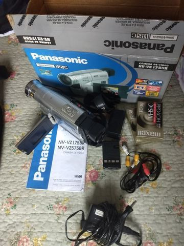 Câmera de Vídeo Panasonic NV-VZ 175 BR analógica