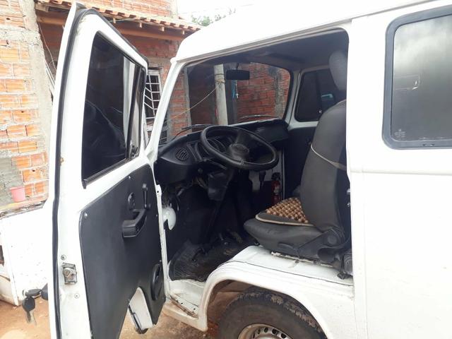 Vendo combi conservada em dias valor 25.000mil telefone wat *92 ou *36